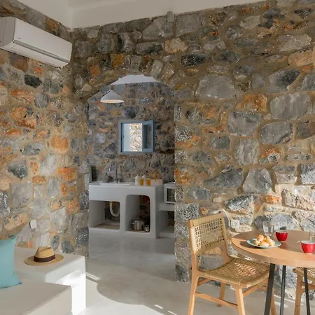 Nisides Apartment